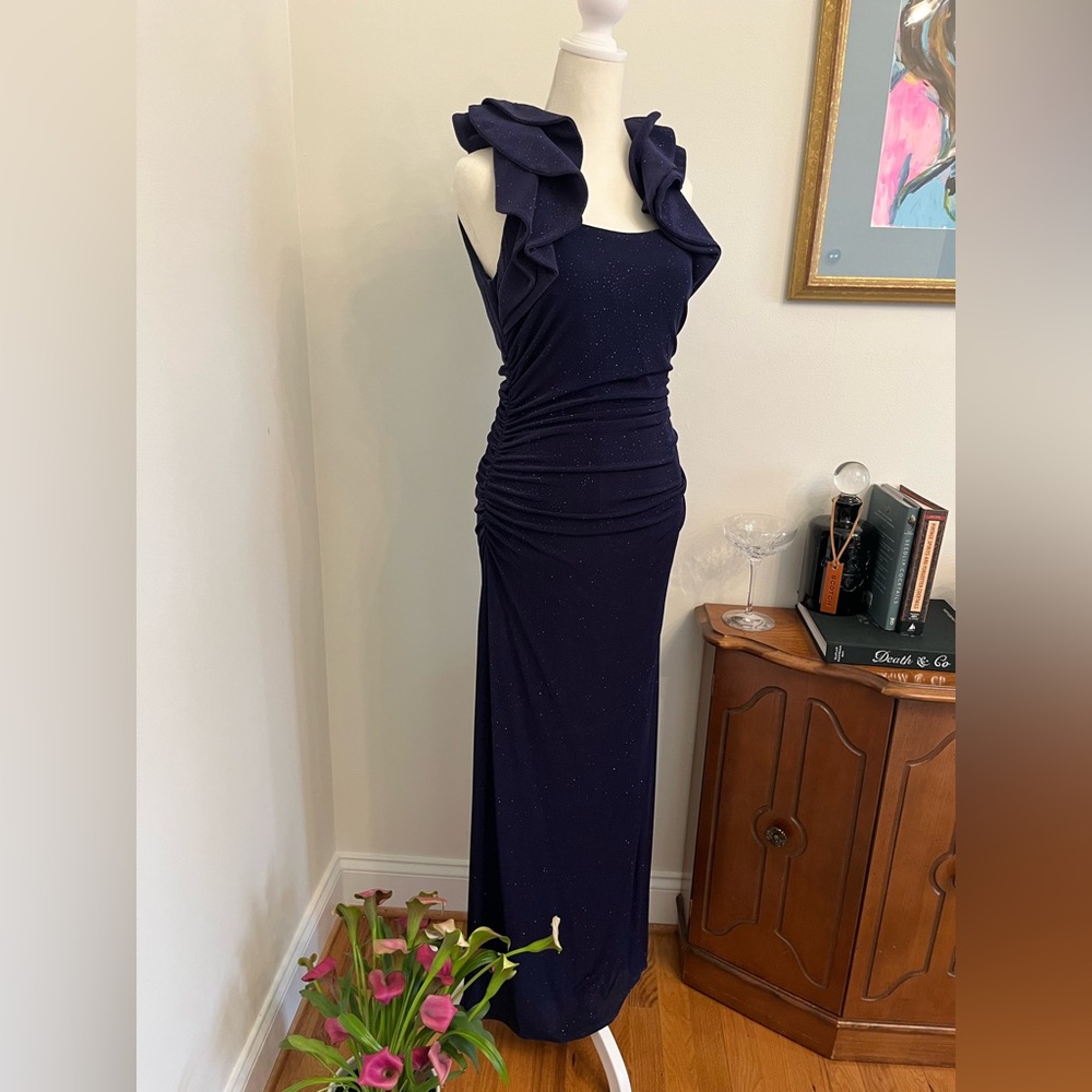 Laundry by Shelly Segal formal ballgown